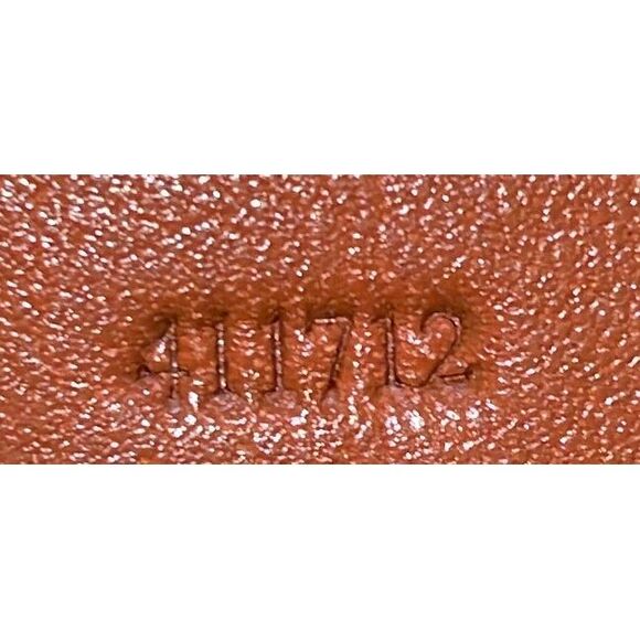 Loewe Basket Tote Raffia Medium Neutral - Picture 9 of 9